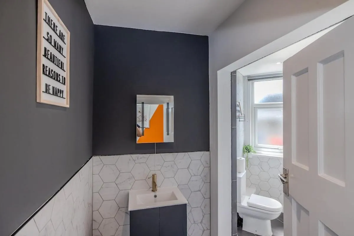 Amazing 3 Bedroom Flat Next To Brighton Beach 0*,  Reino Unido
