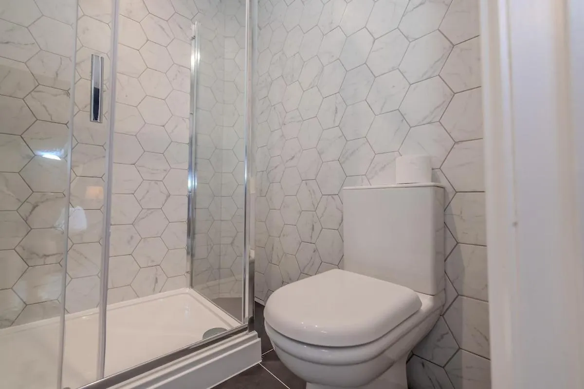 Amazing 3 Bedroom Flat Next To Brighton Beach